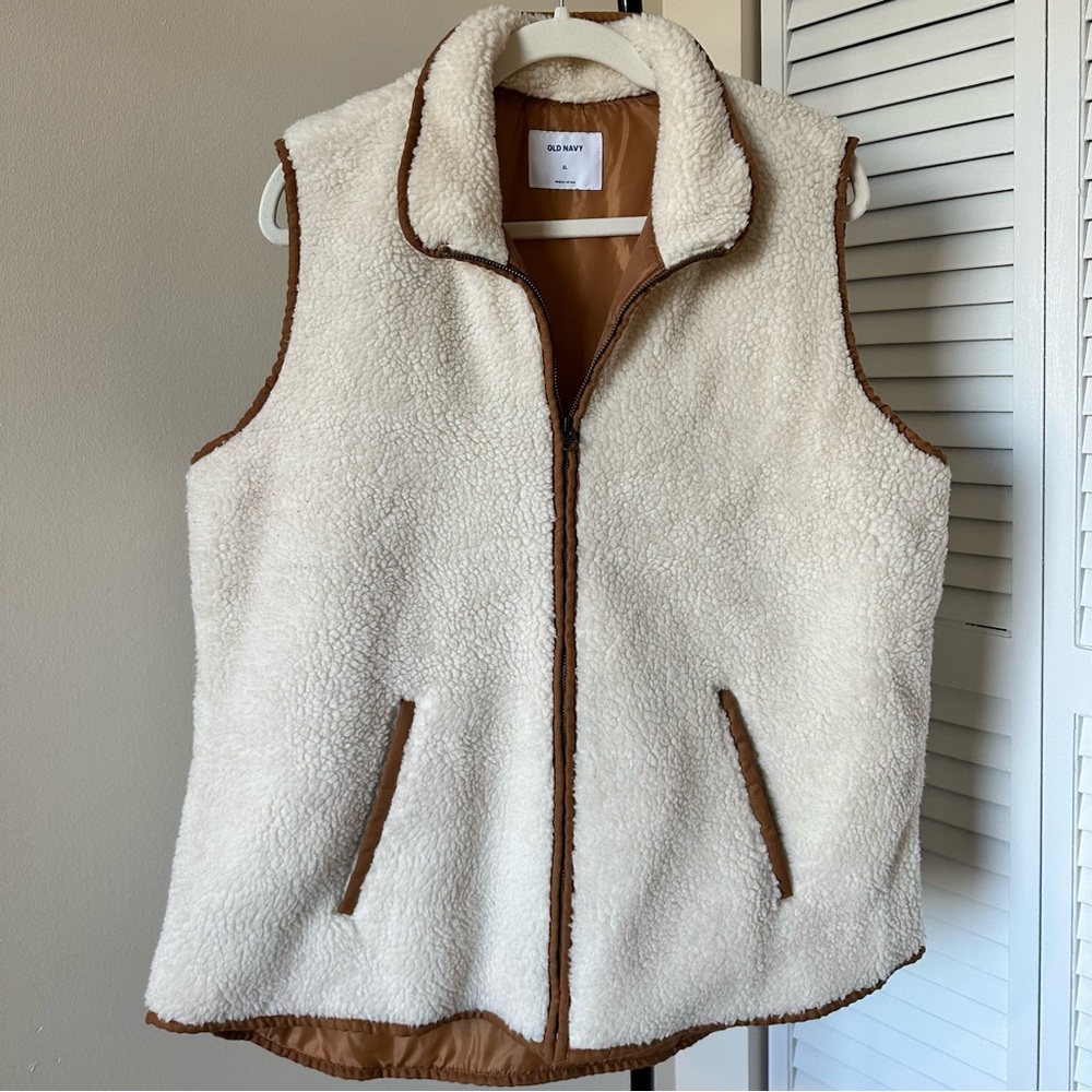 Women's Cream Sherpa Vest